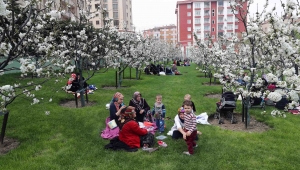 Bağcılarlılar Baharı Nostalji Bahçelerinde karşılıyor