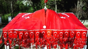 Serkan Çağrı’dan Türk Bayrağı’nın Yırtılmasına Sert tepki