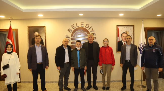 Başkan Sarıalioğlu'ndan, başarılı öğrencilere bisiklet hediyesi