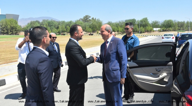 Cumhurbaşkanı Ersin Tatar, KKTC'nin yerli otomobili GÜNSEL'i ziyaret etti 