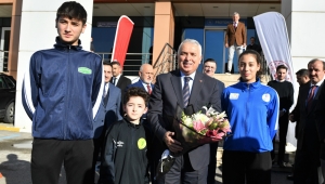 Trabzon'da Okul Sporları Toplu Ödül Töreni Vali Aziz Yıldırım'ın Katılımıyla Gerçekleştirildi