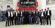 Mercedes-Benz Türk’ün Türkiye’de ürettiği 250.000’inci kamyon banttan indi