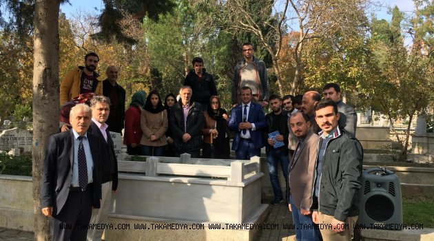Türkü Baba Erkan Ocaklı Mezarı Başında Dualarla Anıldı